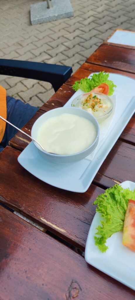 גבינת קוכקזה באודנוולד
Kochkäse im Odenwald